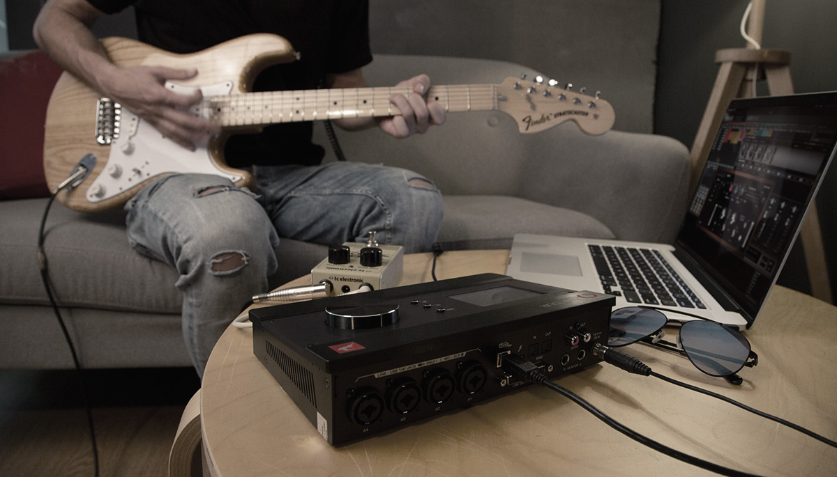 Antelope Audio Zen Tour Synergy core. Аудио интерфейс 8x14, Desktop TB 3 & USB 2, 2 FPGA and 4 DSP processors